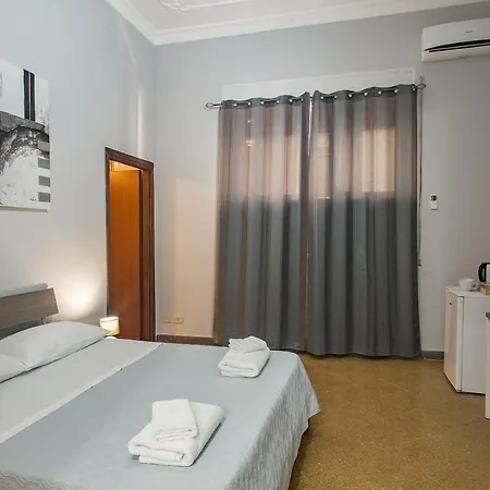 Giachi Friendly Rooms Alla Stazione Palermo Exterior foto