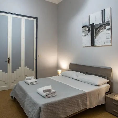 Giachi Friendly Rooms Alla Stazione Palermo Exterior foto