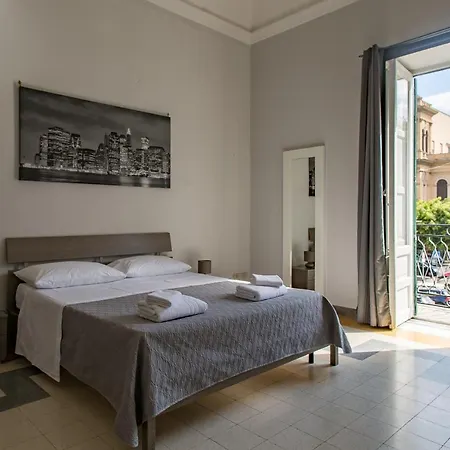 Giachi Friendly Rooms Alla Stazione Palermo Exterior foto