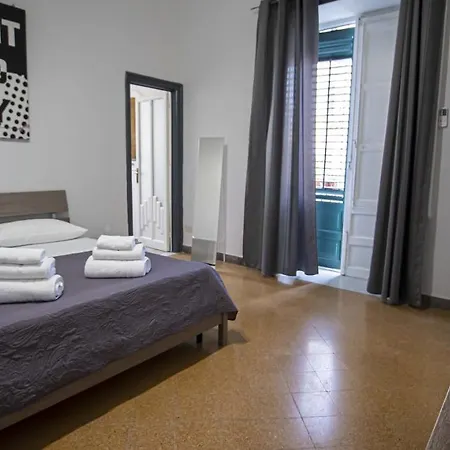 Giachi Friendly Rooms Alla Stazione Palermo Exterior foto